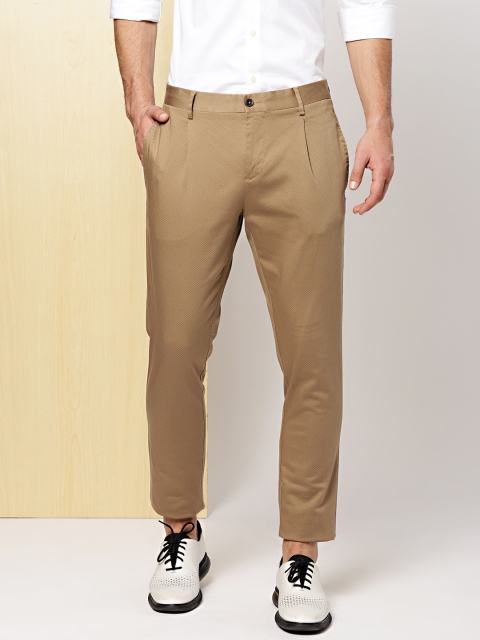 

INVICTUS Men Khaki Slim Fit Printed Cropped Regular Trousers
