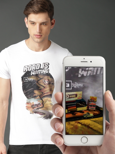 

Roadster Men White Augmented Reality Print T-shirt