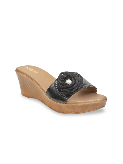 

VALIOSAA Women Black Solid Sandals