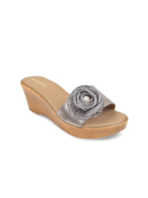 

VALIOSAA Women Grey Solid Sandals