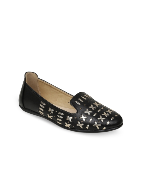 

VALIOSAA Women Black Textured Ballerinas