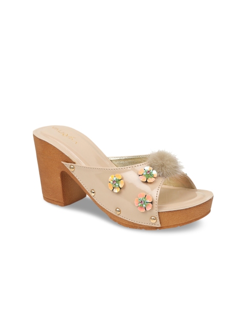 

VALIOSAA Women Cream-Coloured Woven Design Sandals