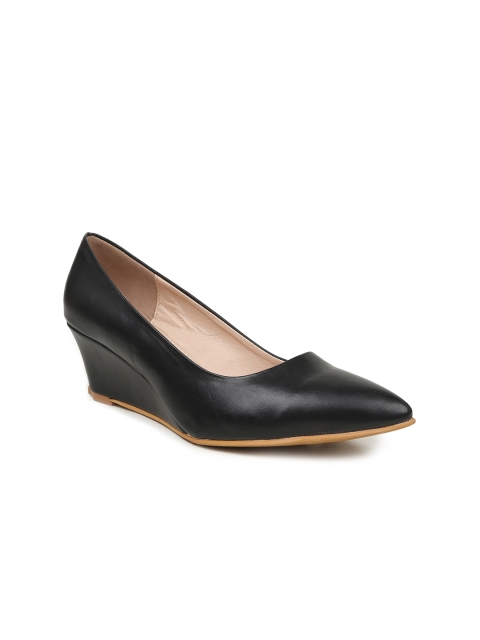 

VALIOSAA Women Black Solid Pumps