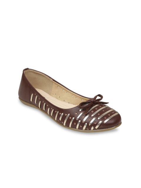 

VALIOSAA Women Brown Textured Ballerinas