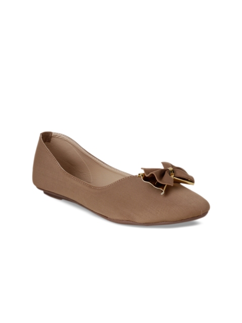 

Shoetopia Women Tan Solid Synthetic Ballerinas