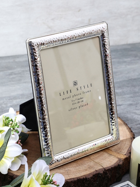 

Pure Home and Living Silver-Toned Textured Photo Frame