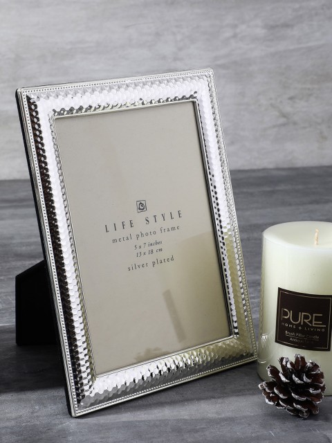 

Pure Home and Living Silver-Toned Geometric Photo Frame