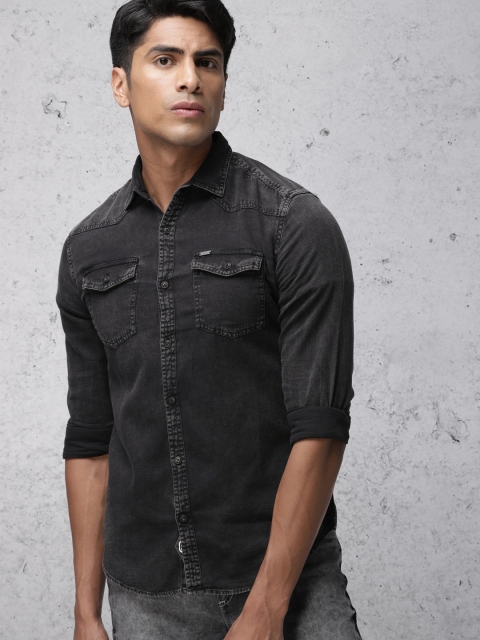 

Ecko Unltd Men Black Slim Fit Checked Casual Shirt