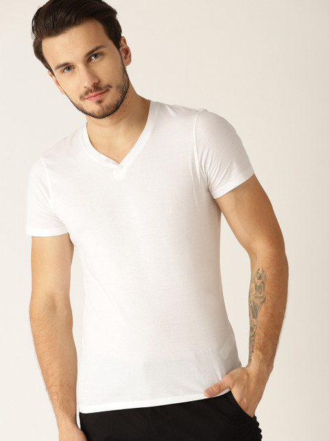 

United Colors of Benetton Men White Solid V-Neck T-shirt