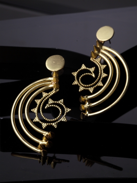 

DIVA WALK Gold-Toned Contemporary Drop Earrings