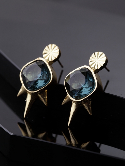 

DIVA WALK Gold-Plated & Handcrafted Contemporary Studs