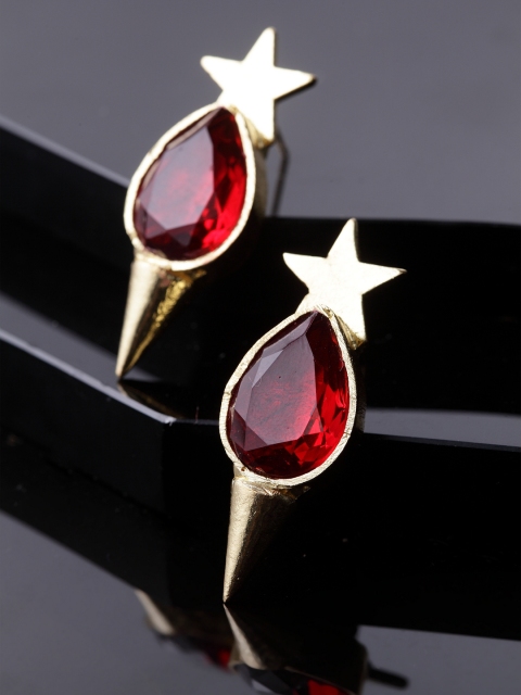 

DIVA WALK Gold-Toned Contemporary Studs