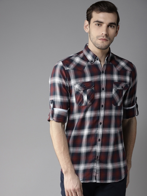 

DENNISON Men Maroon & Navy Blue Regular Fit Checked Casual Shirt