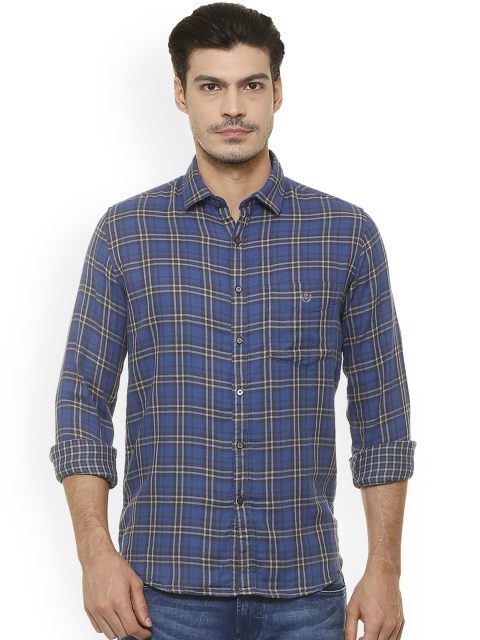 

Van Heusen Sport Men Blue & Off-White Slim Fit Checked Casual Shirt