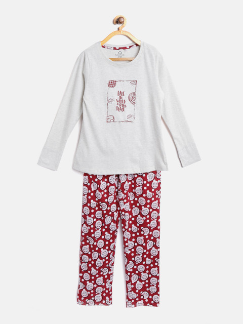 

Sweet Dreams Girls Grey & Maroon Printed Night suit 622678