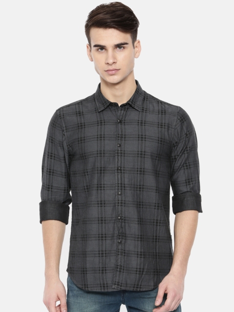 

Pepe Jeans Men Grey Regular Fit Checked Casual Shirt