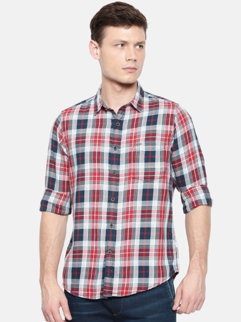 

Pepe Jeans Men Red & White Regular Fit Checked Casual Shirt