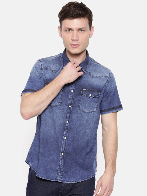

Pepe Jeans Men Blue Faded Regular Fit Faded Casual Chambray Shirt