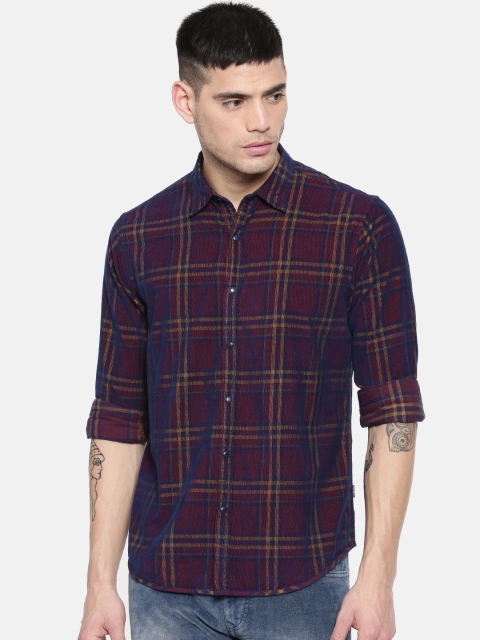 

Pepe Jeans Men Maroon & Navy Blue Regular Fit Checked Casual Shirt