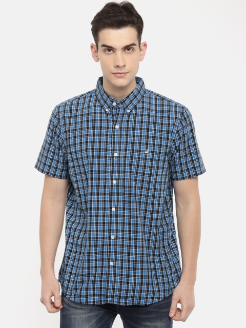

AMERICAN EAGLE OUTFITTERS Men Blue & Black Regular Fit Checked Casual Shirt
