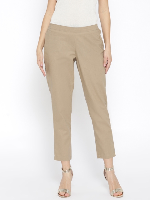 

Ayaany Women Beige Regular Fit Solid Cropped Trousers