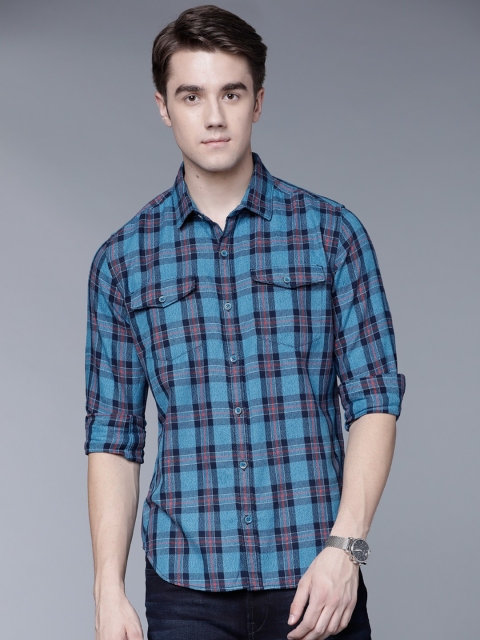 

LOCOMOTIVE Men Navy Blue & Red Slim Fit Checked Casual Shirt