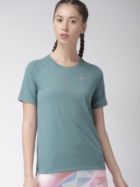 

Nike Women Blue Solid TAILWIND Standard Fit DRI FIT Technology Running T-Shirt