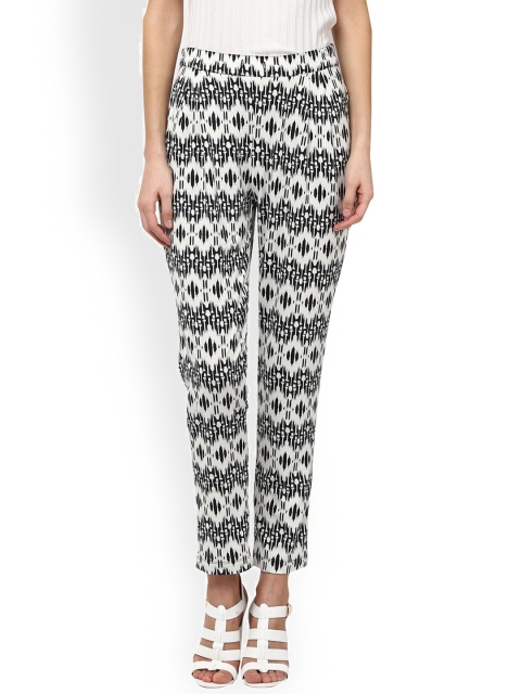 

109F Women Black & White Regular Fit Printed Regular Trousers