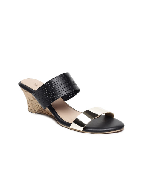 

Inc 5 Women Black & Gold-Toned Wedges