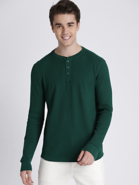 

GAP Men Green Solid Henley Neck T-shirt