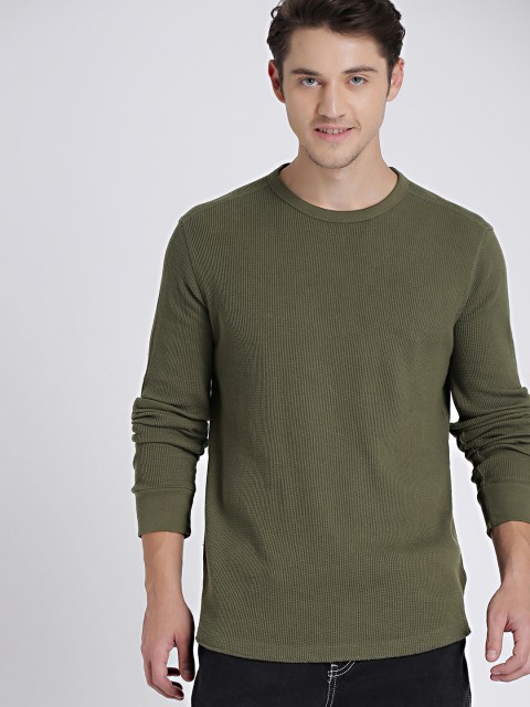 

GAP Men Olive Green Self Design Round Neck T-shirt