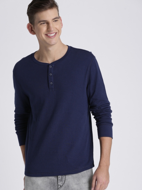 

GAP Men Navy Blue Solid Henley Neck T-shirt