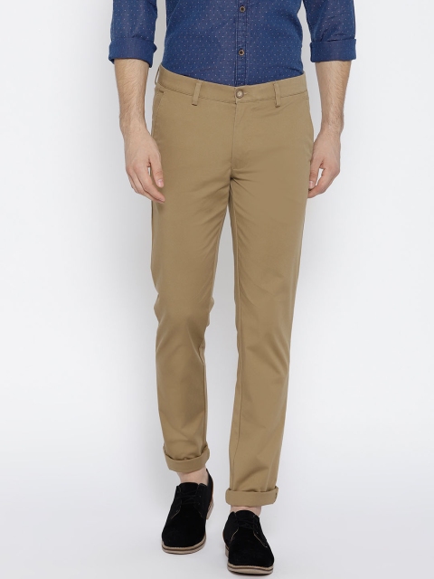 

J Hampstead Men Khaki Dover Fit Solid Chinos