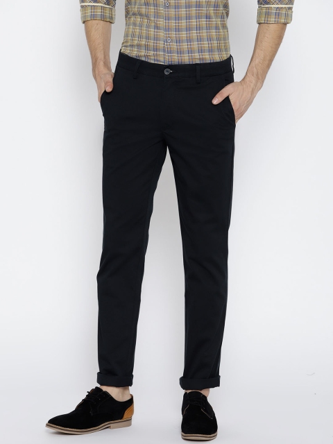 

J Hampstead Men Navy Blue Dover Fit Solid Chinos