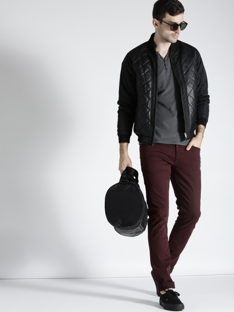 

s.Oliver Men Charcoal Grey Solid Henley Neck T-shirt