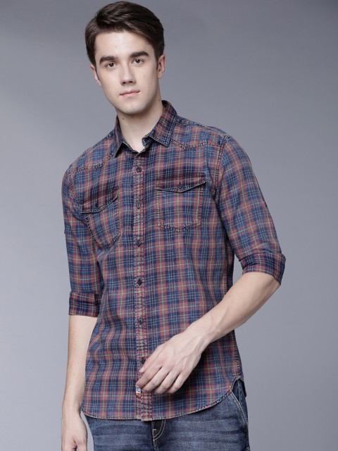 

LOCOMOTIVE Men Blue & Red Slim Fit Checked Casual Shirt