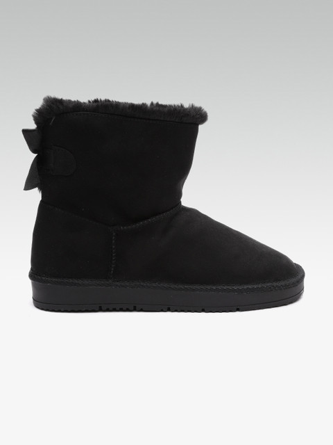 

DOROTHY PERKINS Women Black Solid Mid-Top Uggs