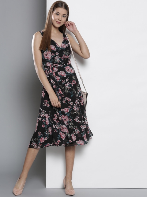 

DOROTHY PERKINS Women Black & Pink Floral Print Fit and Flare Dress