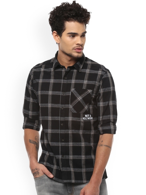 

People Men Black & White Regular Fit Checked Casual Shirt