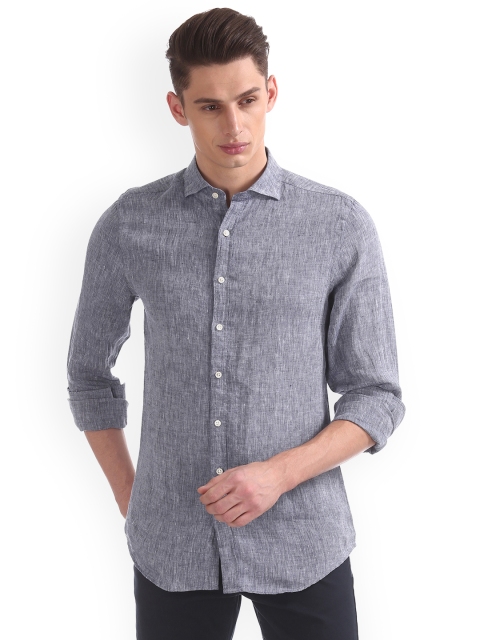 

GANT Men Blue Slim Fit Solid Casual Shirt