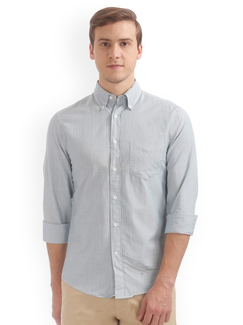 

GANT Men Blue Slim Fit Solid Casual Shirt