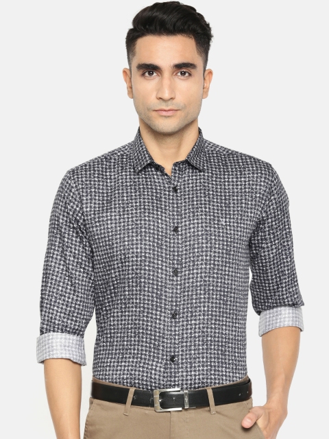 

Van Heusen Men Black & White Slim Fit Checked Formal Shirt