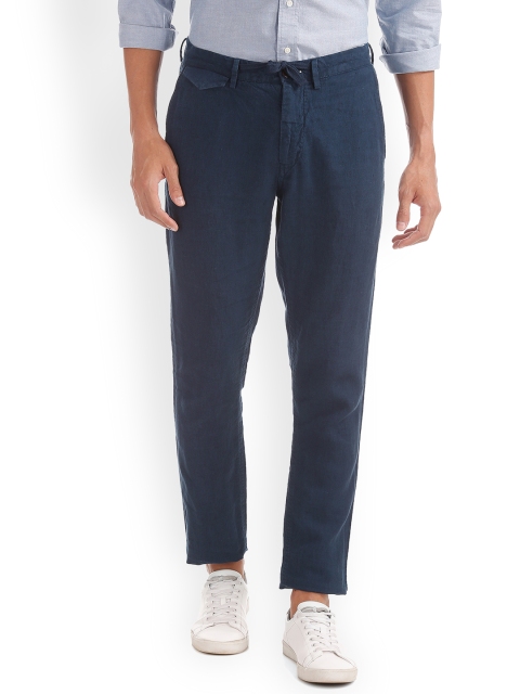 

GANT Men Blue Regular Fit Solid Chinos