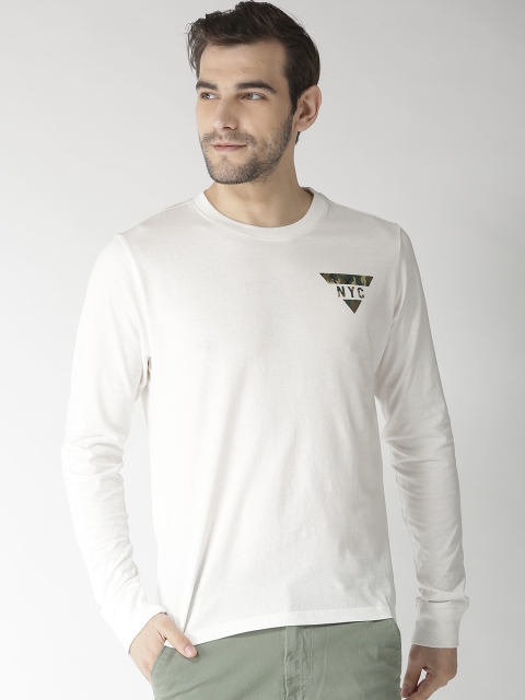 

Aeropostale Men White Round Neck T-shirt with Printed Back