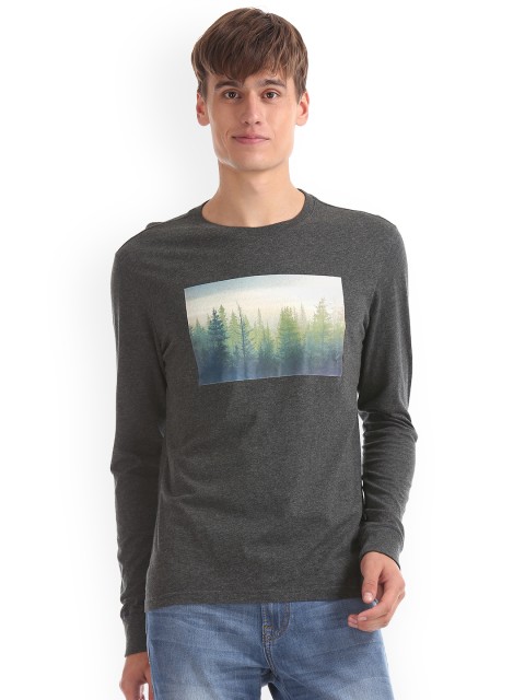 

Aeropostale Men Grey Solid Round Neck T-shirt