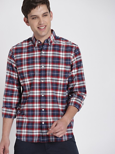 

GAP Men's Red & White Checked Oxford Plaid Shirt