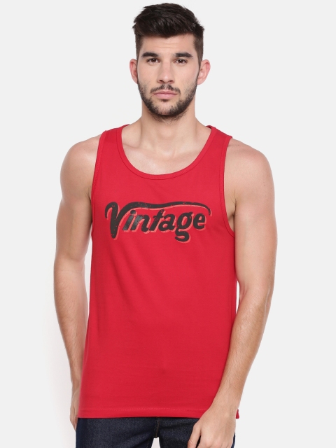 

Chennis Men Red Printed Scoop Neck T-shirt