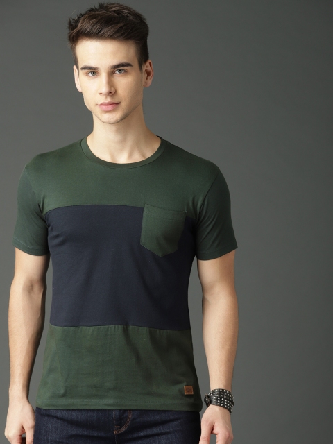 

Roadster Men Green Colourblocked Round Neck T-shirt