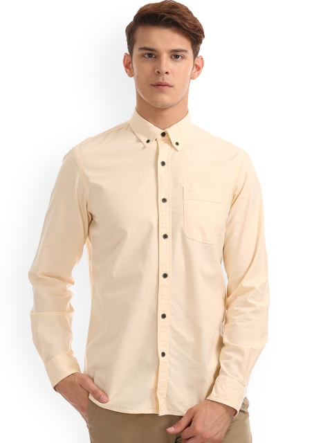 

Arrow Blue Jean Co. Men Yellow Slim Fit Solid Casual Shirt