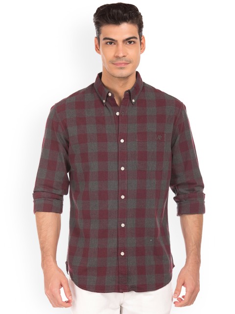 

Aeropostale Men Red & Grey Regular Fit Checked Casual Shirt